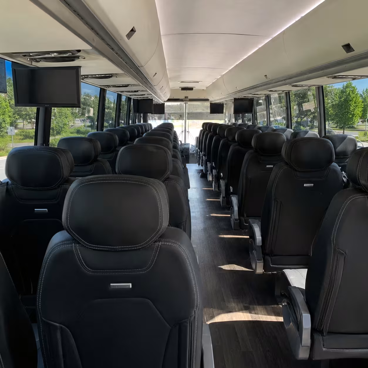 alexandria charter buses to dca for military and federal travelers